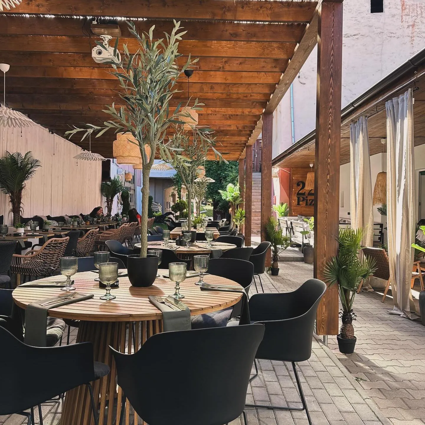 BISTRO RESTAURANT 221